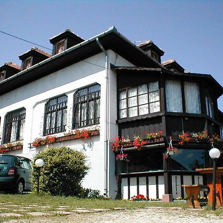 Krisztina Panzio Hotel Balatonalmadi Exterior photo